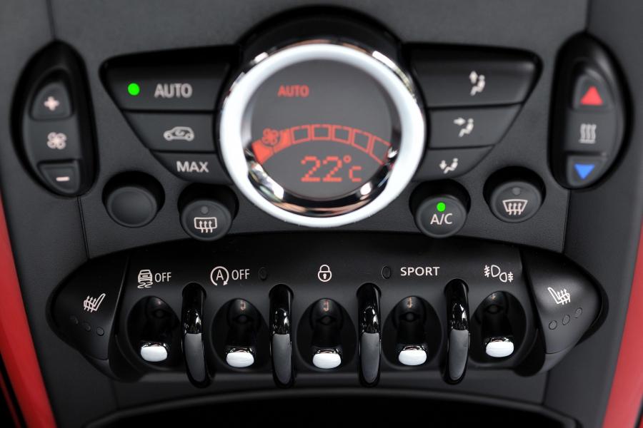  Mini Countryman JCW 2012 года  (фото 32 из 211)